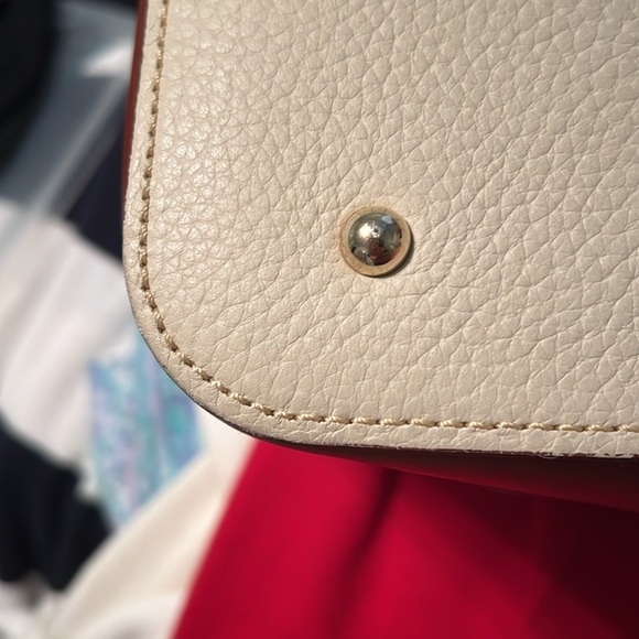 Dooney&Bourke Crossbody bucket bag. Light beige, off white in color - Picture 11 of 14